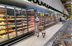 Carrefour se pregătește să își vândă magazinele din România. Decizie cu impact major pentru mii de angajați Carrefour se pregătește să își vândă magazinele din România. Decizie cu impact major pentru mii de angajați